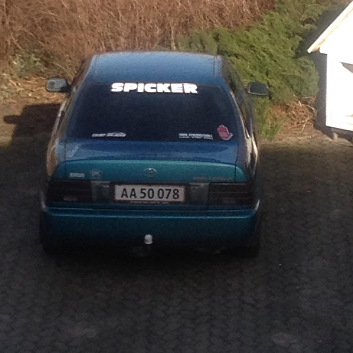   projekt  styling Corolla E10 sedan  - spicker i bagruden. tonede baglygter og standart pot billede 24