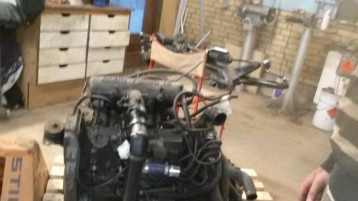 Fiat Uno Turbo 200 hk + projekt  - Så kom motoren ind pga jeg skulle have topstykket af og afsted til Rene Enemark  så der kan komme stærre ventiler i og blive bearbejdet :D billede 67