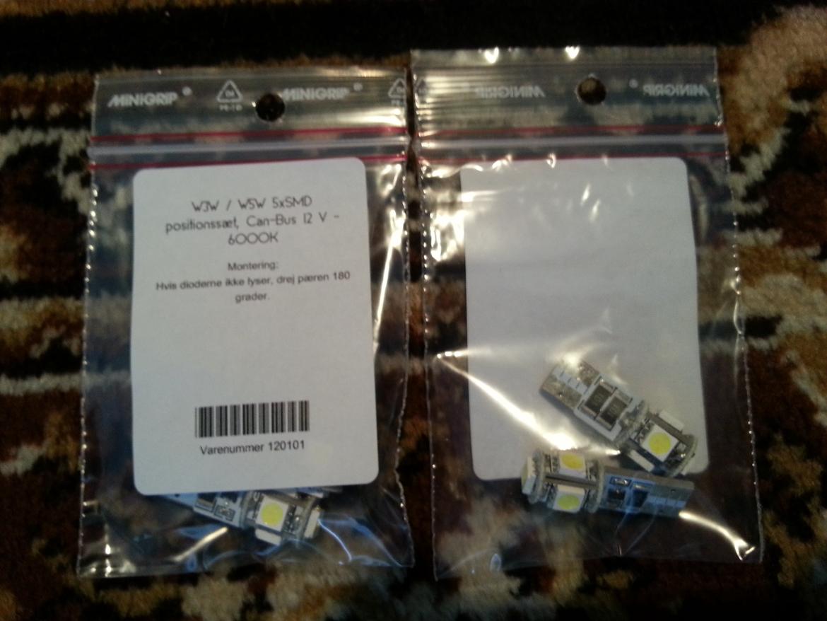 Alfa Romeo 159 Sportwagon - W5W Positionspære i Xenon Hvid (6000K). To til Positionslys foran i forlygterne, og én til hver fordør ^^ billede 77