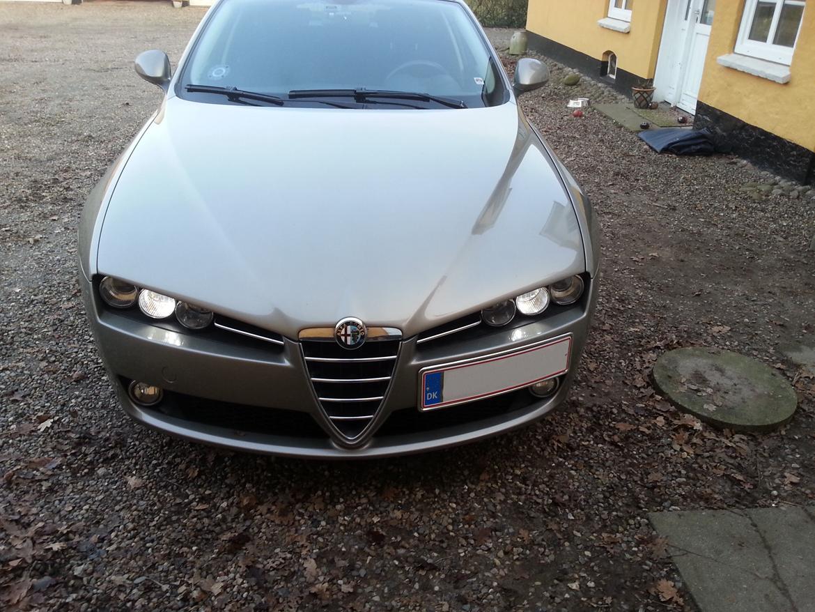 Alfa Romeo 159 Sportwagon - Det ser lidt badass ud, venter på det bliver mørkt :D billede 87