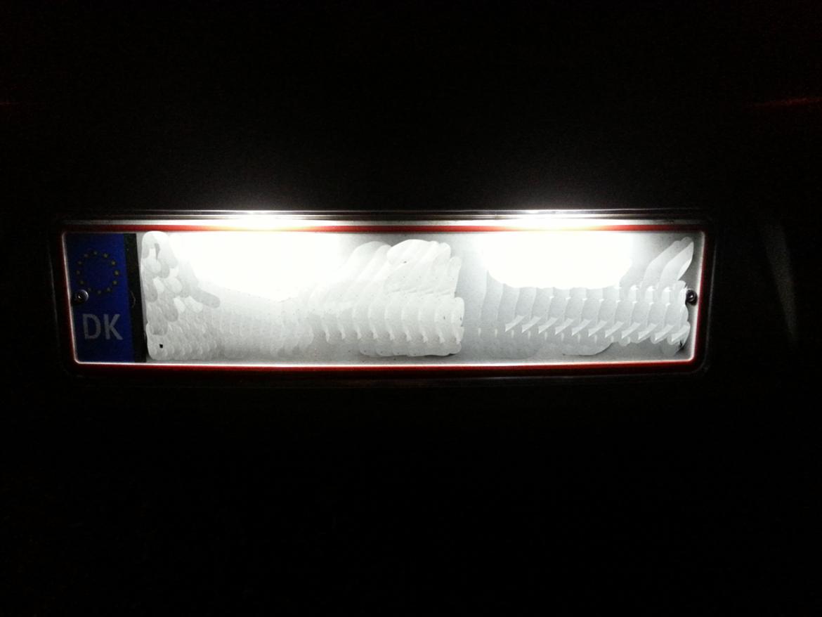 Alfa Romeo 159 Sportwagon - Ud over min fuskede måde at fjerne nummeret på nummerpladen, ser det faktisk skide godt ud med Xenon Hvid lys ^^ billede 93