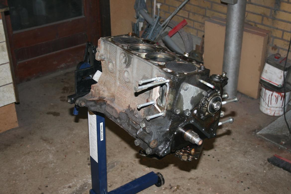 Fiat Uno Turbo 200 hk + projekt  - 1,6 liters bund fra en lancia delta 2. Den er kun lige blevet taget ud og har kun kørt 105.000 km billede 86