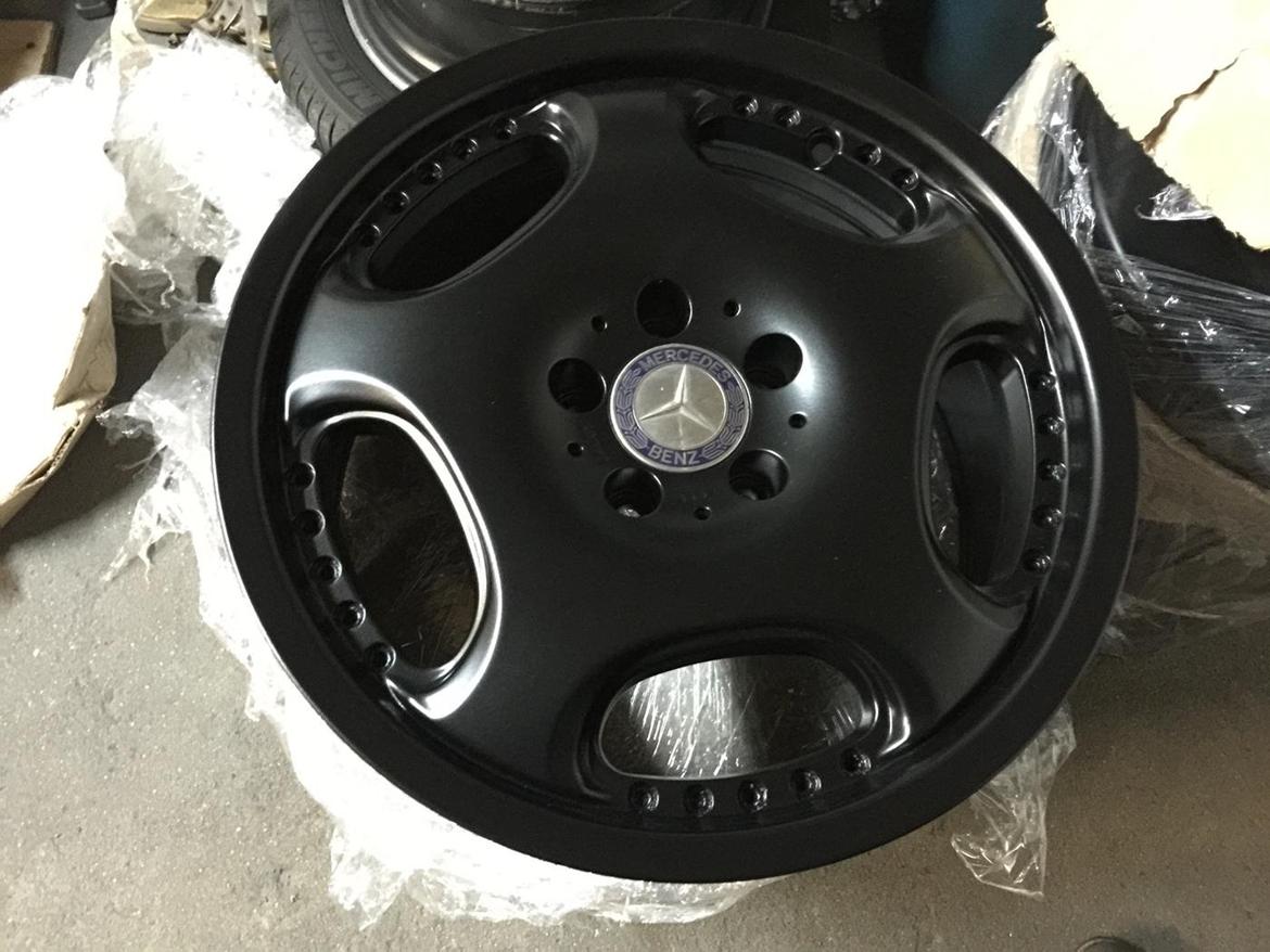 Fælgrenovering Dezent RH 17" 5x112 - efter pulverlakering billede 2