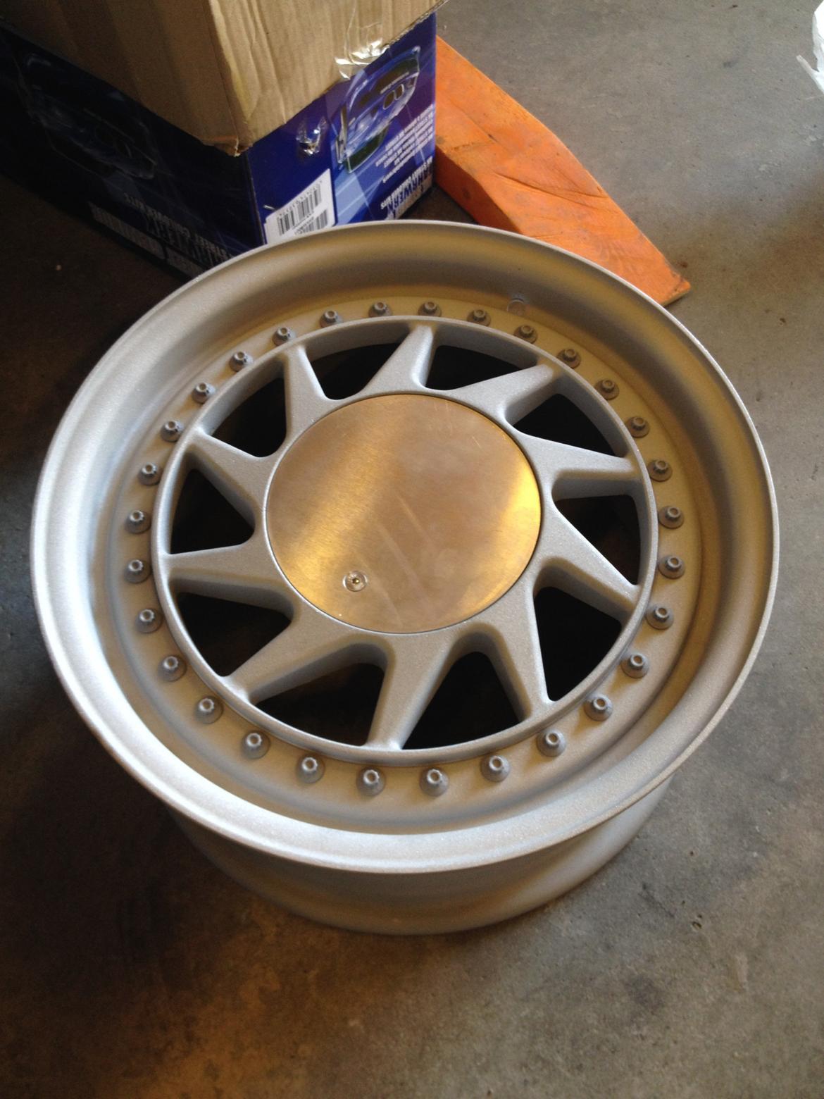 Renovering af oz turbo split fælge  - Tilbage fra glasblæsning samt prøve montering af de nye center.  billede 7