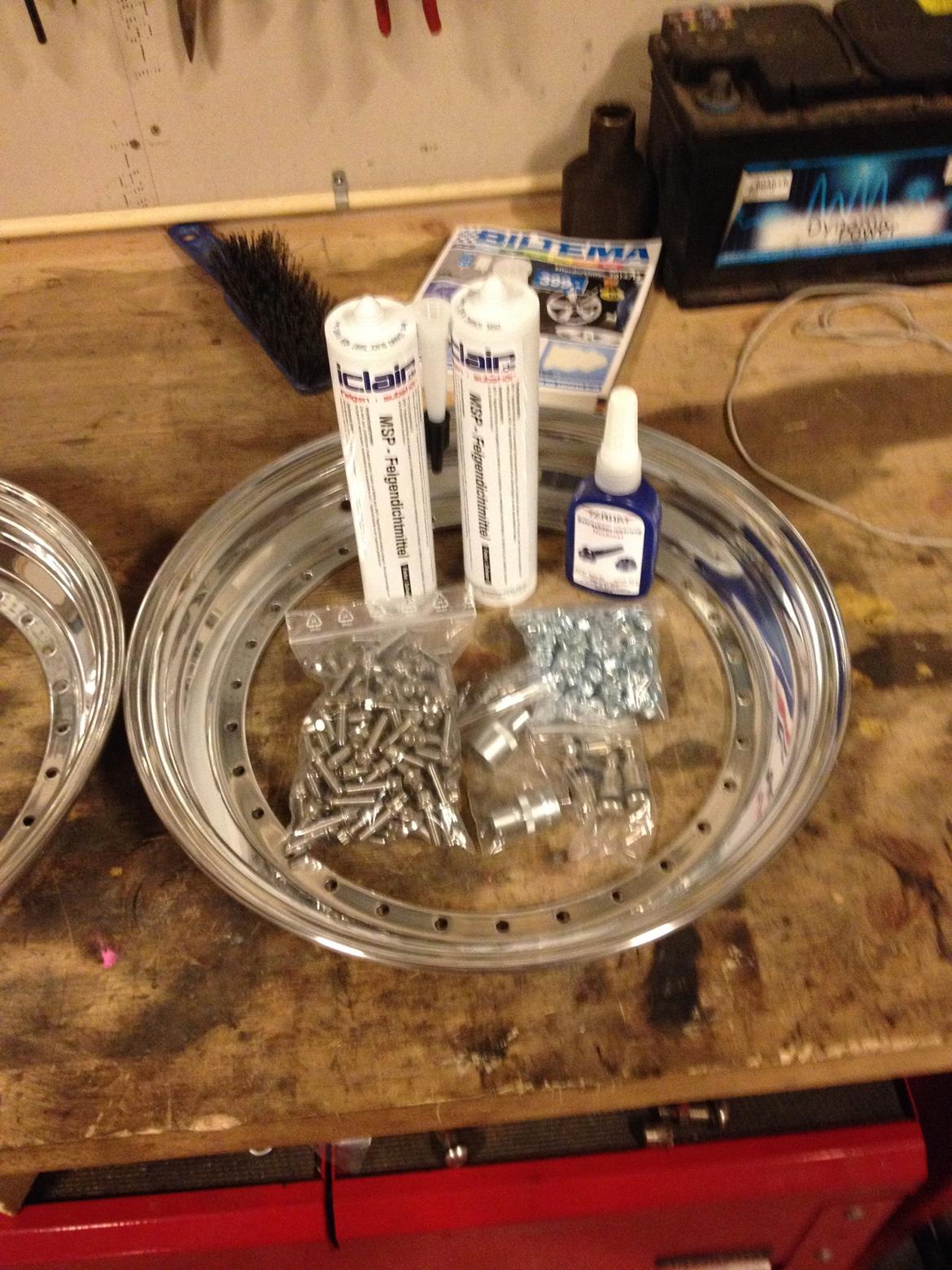 Renovering af oz turbo split fælge  - Nye kanter samt skruer og bolte.  billede 4