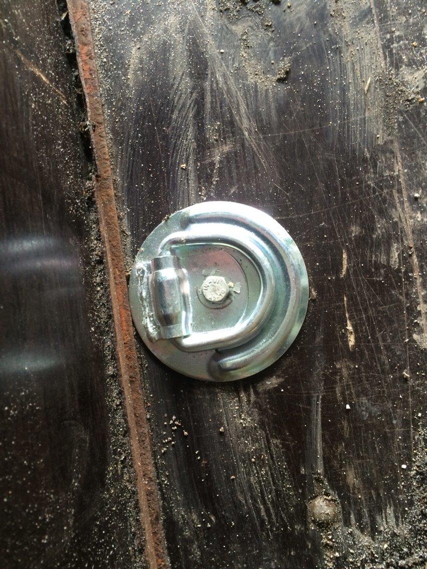 Trailer renovering - bindeøjer så man ikke bukker sider når man skal surre billede 9