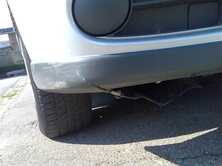 Nissan Almera Tino 2,2 Dci Visia - Dette bundskjold er nu faldet helt af:o( billede 18