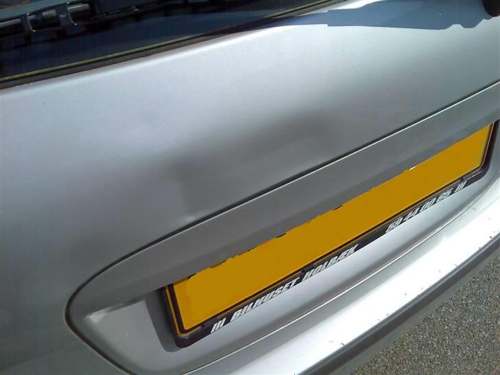 Nissan Almera Tino 2,2 Dci Visia - Flot, bulet 30 cm fra bak kameraet... Hvordan fanden gør man det? billede 23