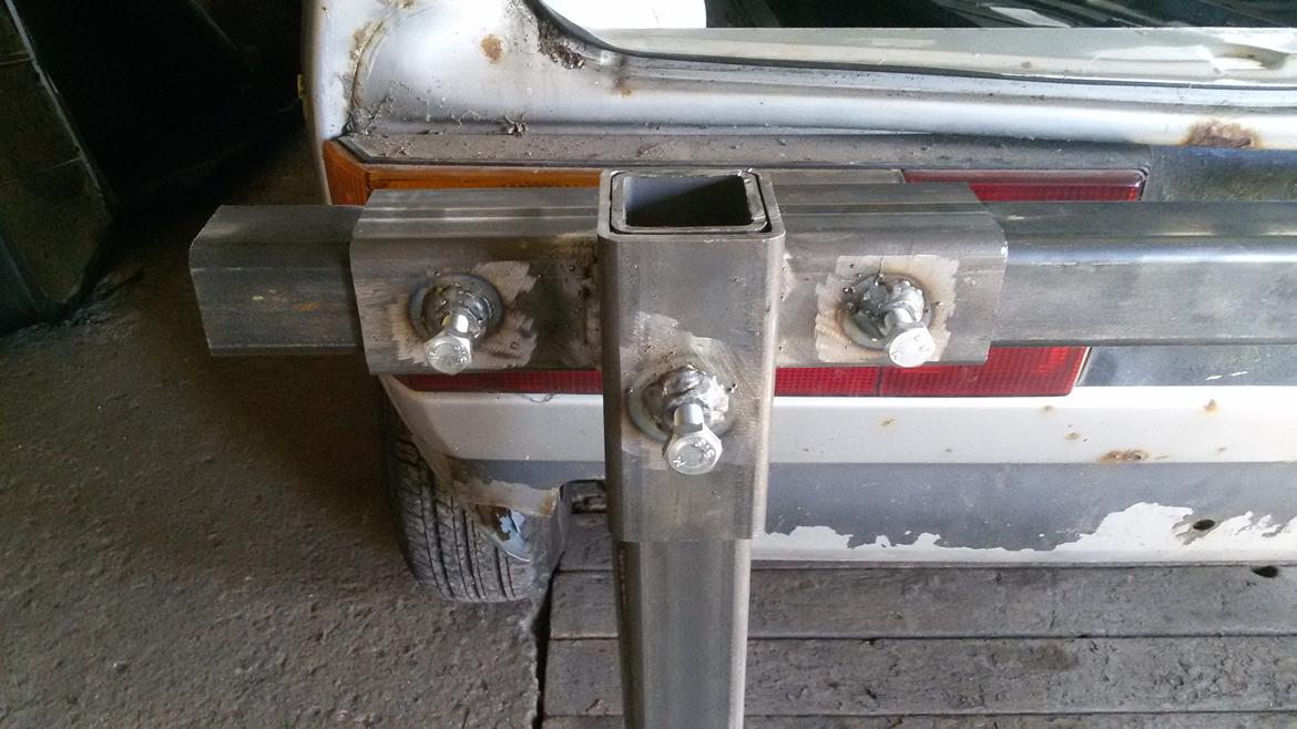 drejestativ - her er der svejst møtrikker på så det kan spændes sammen. billede 12