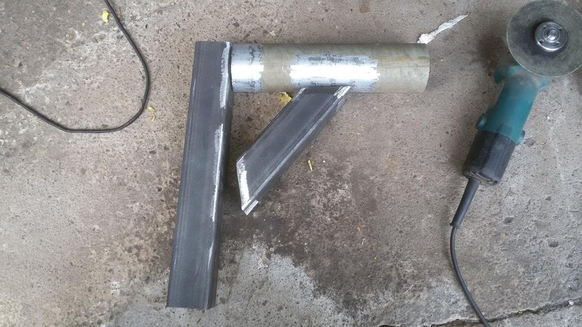 drejestativ - her laver jeg højde justeringen hvor den kan rotere i. billede 13