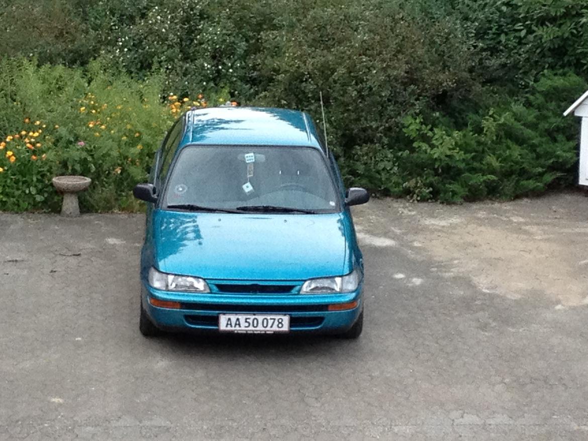   projekt  styling Corolla E10 sedan  - frontgrille i samme farve som bil og hvor logoet er skærte af billede 32