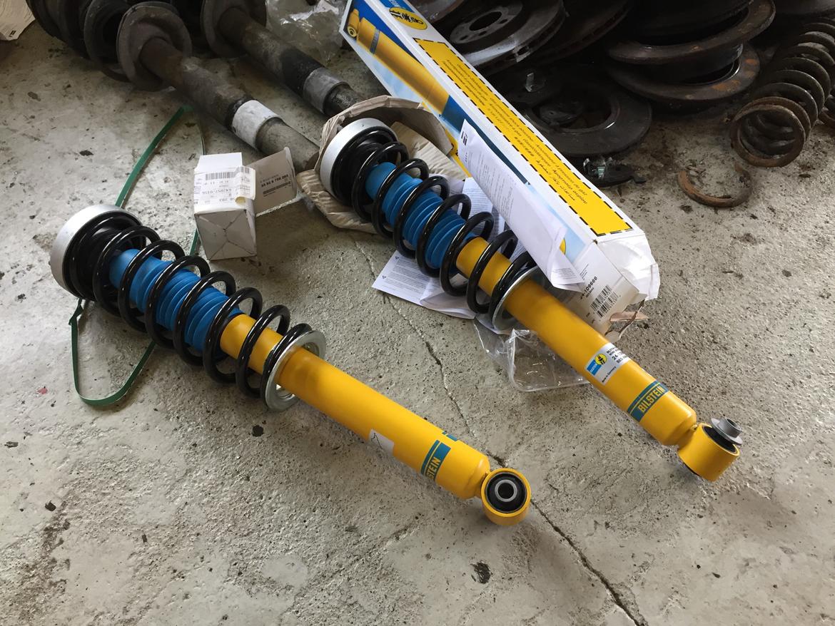 Bilstein/Eibach B12 Pro Kit på BMW E60 - Her de foreste fjederben med de nye toplejer monteret billede 6