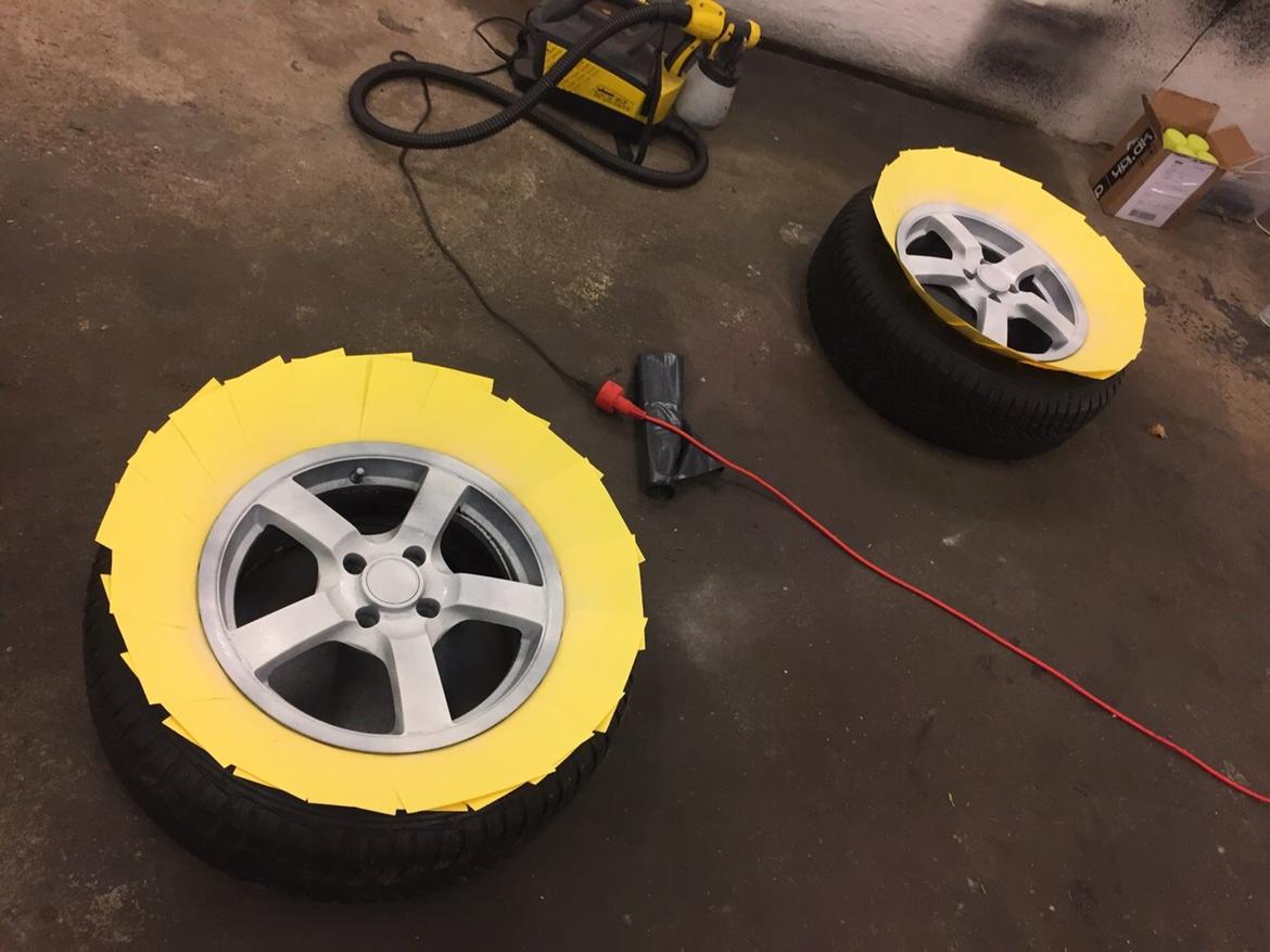 Plasti dip af fælge i neon gul. billede 3