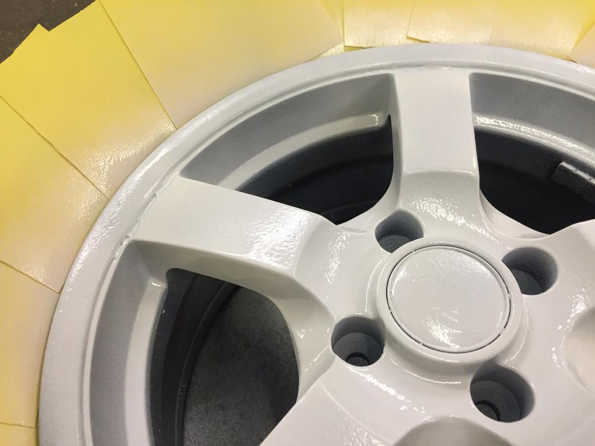 Plasti dip af fælge i neon gul. billede 6