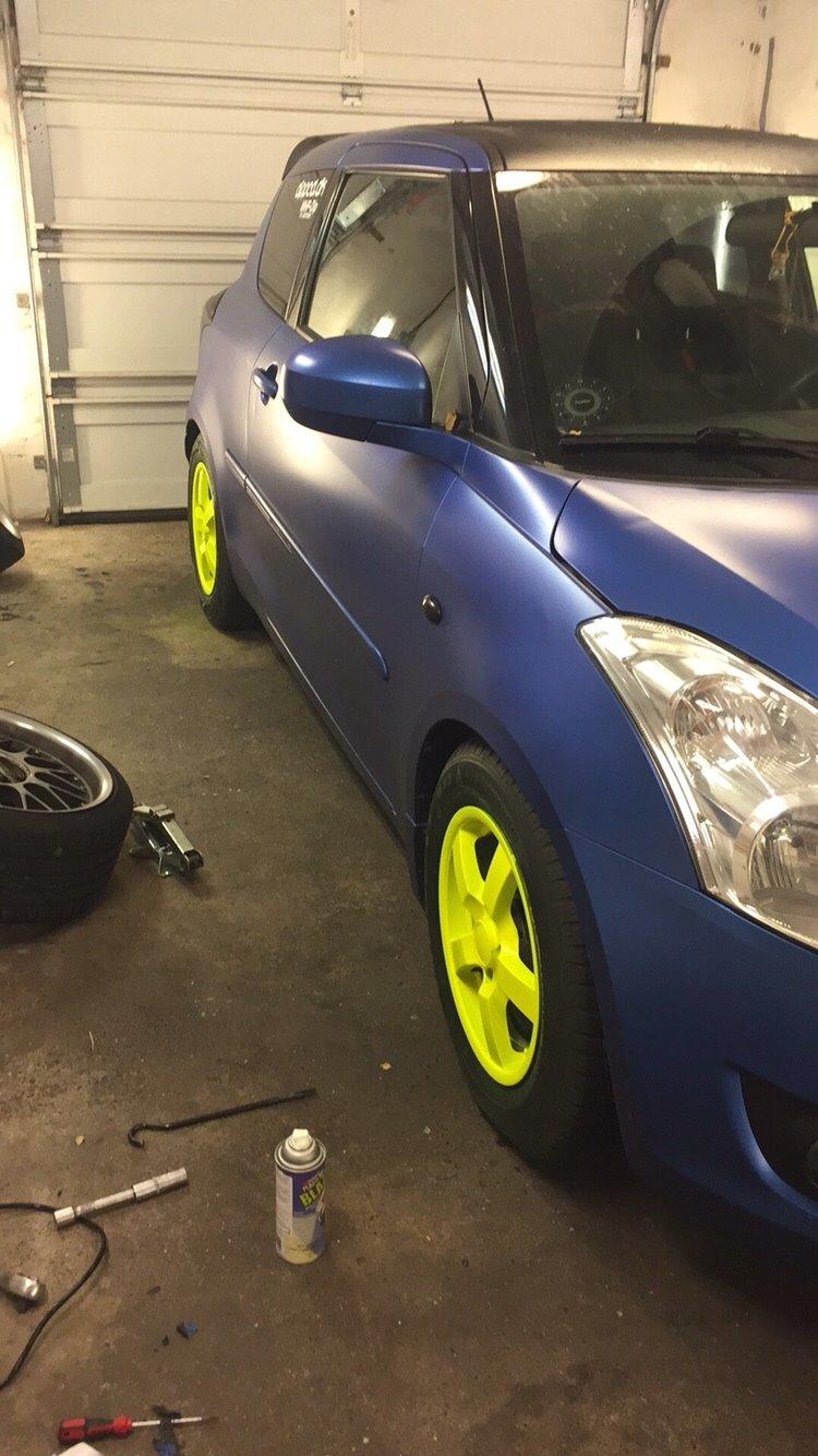 Plasti dip af fælge i neon gul. billede 12