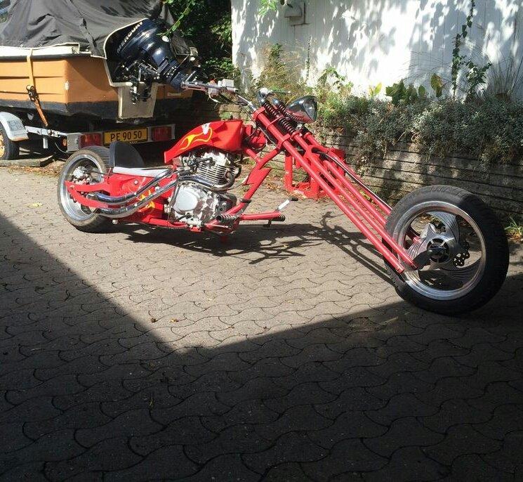 Ny chopper og hjelm billede 6