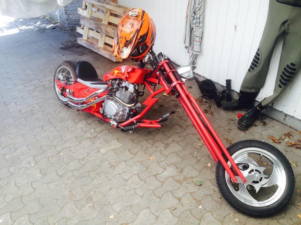 Ny chopper og hjelm billede 14