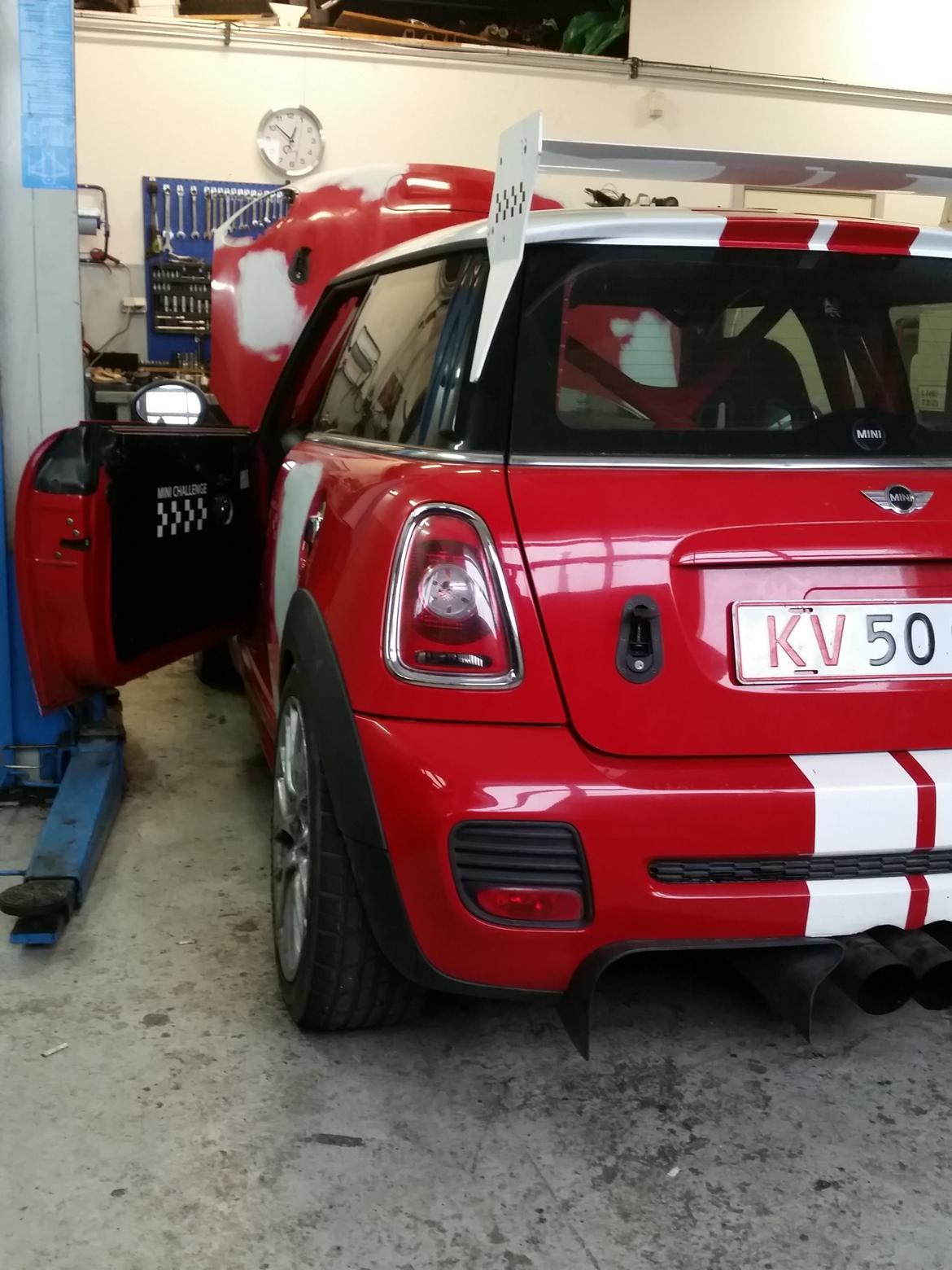 Projekt mini Cooper S works  - da jeg startede med at roden med den lille mini billede 1