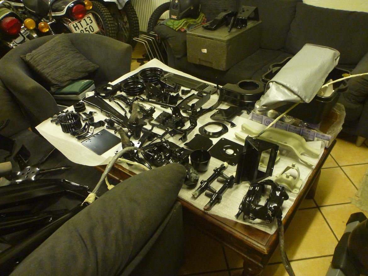 Ford Mustang 1966 projekt - En del af de sorte stumper billede 1