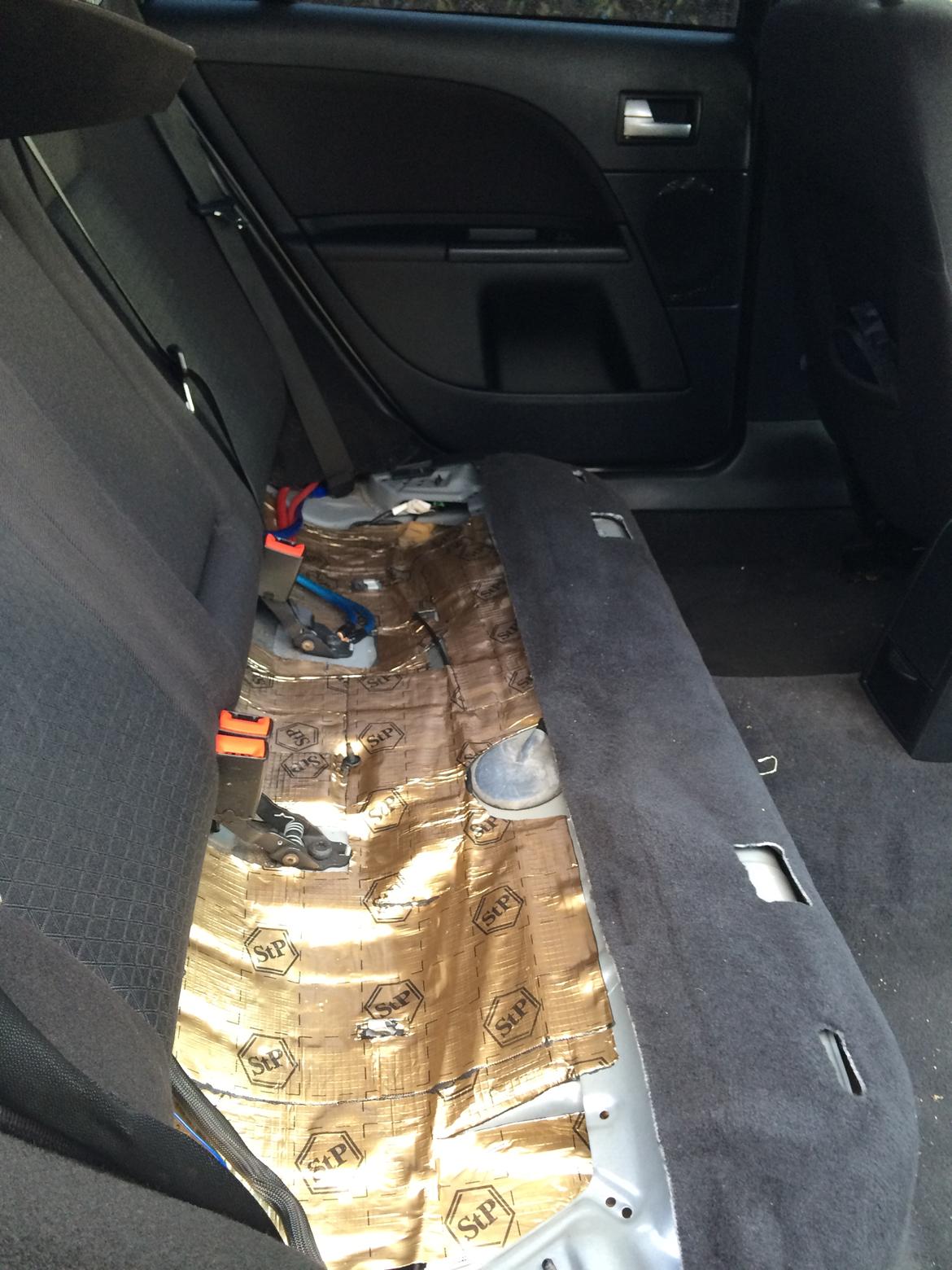 Lyddæmpning af Ford Mondeo Mk3 stc. billede 46