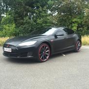 Tesla - Satin Black