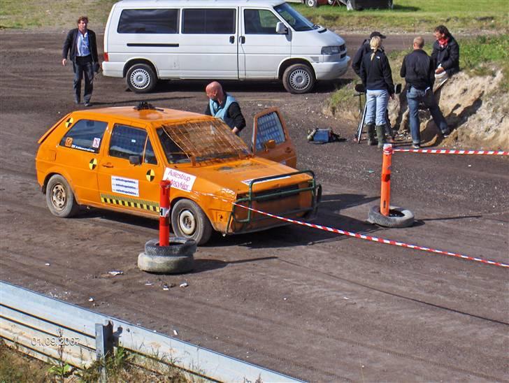 Zulu Djævleræs. - Deres øvelsesbil. skal køre slalom og igennem noget hegn. Nåede ikke at få billeder af det. billede 4