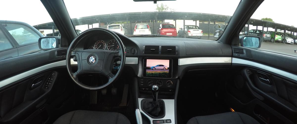 BMW E39 ipad mini dash Bilstereoprojekter Uploadet af Tim