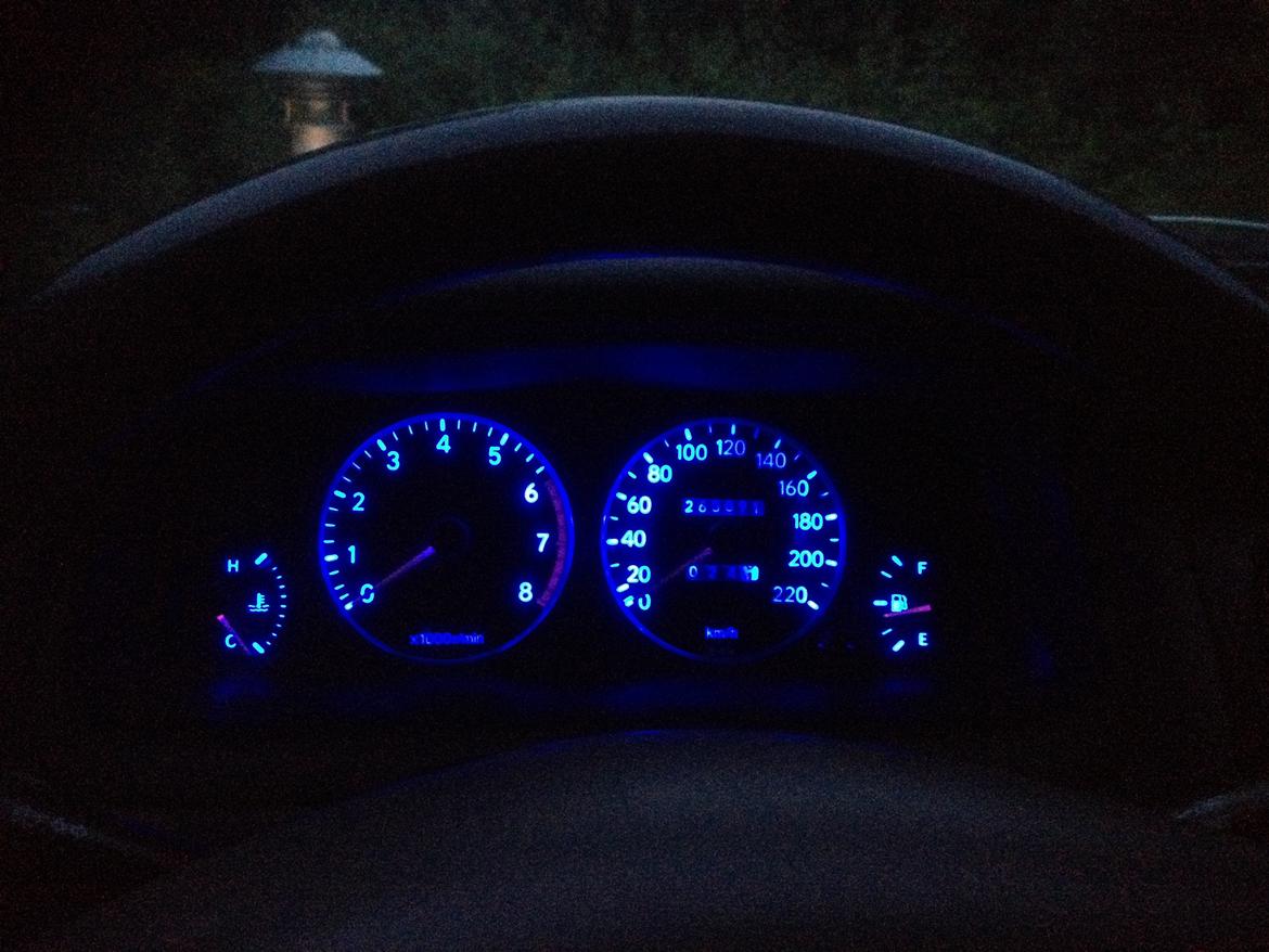   projekt  styling Corolla E10 sedan  - LED lys i blå til Instrumentbelysning. billede 48