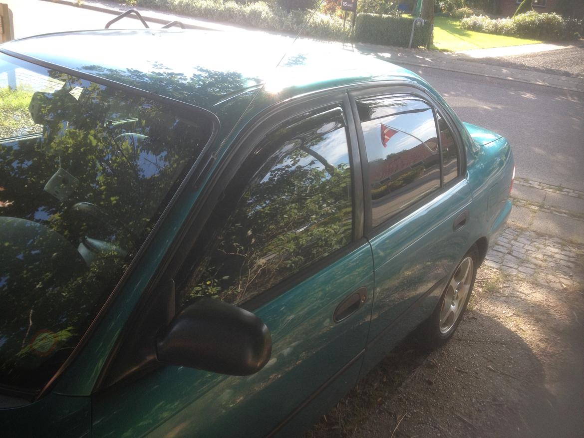   projekt  styling Corolla E10 sedan  - med JDM vindafviser montert på bilen. billede 59