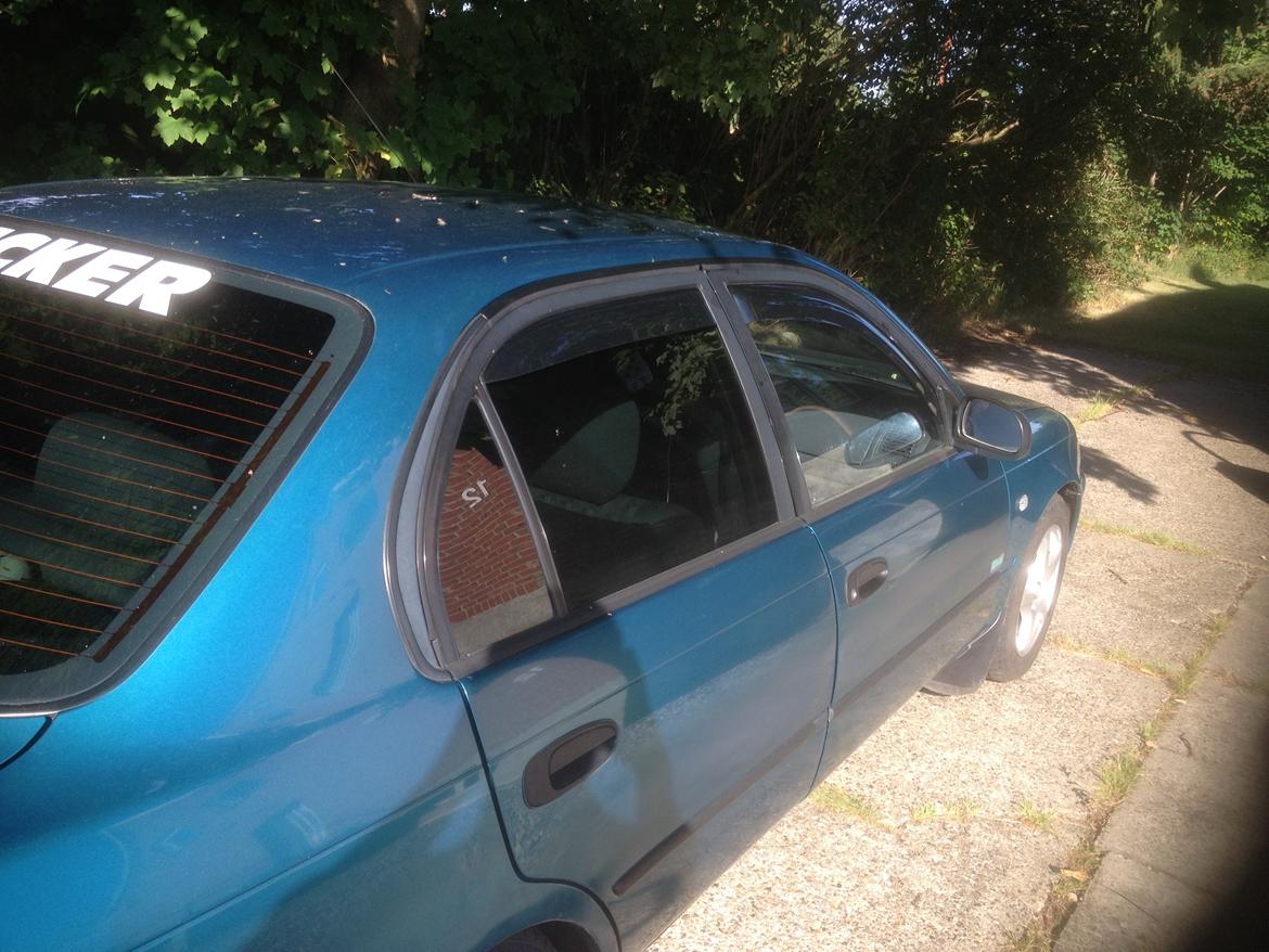   projekt  styling Corolla E10 sedan  - med JDM vindafviser montert på bilen. billede 61