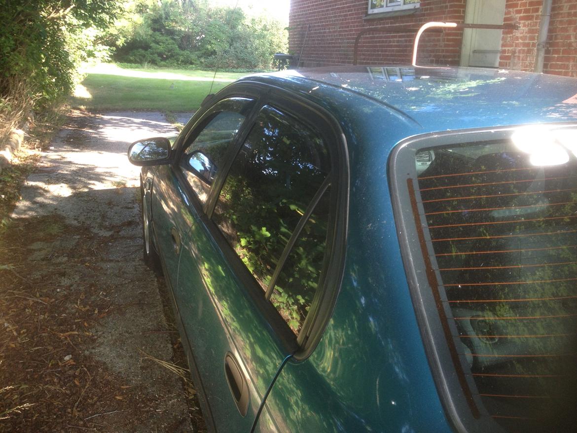   projekt  styling Corolla E10 sedan  - med JDM vindafviser montert på bilen. billede 62