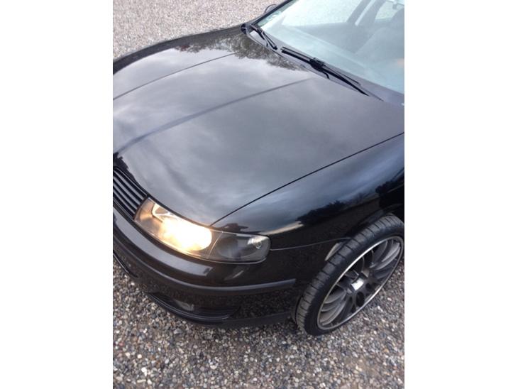 {{currentPhoto.altText}} billede {{currentPhoto.number}}