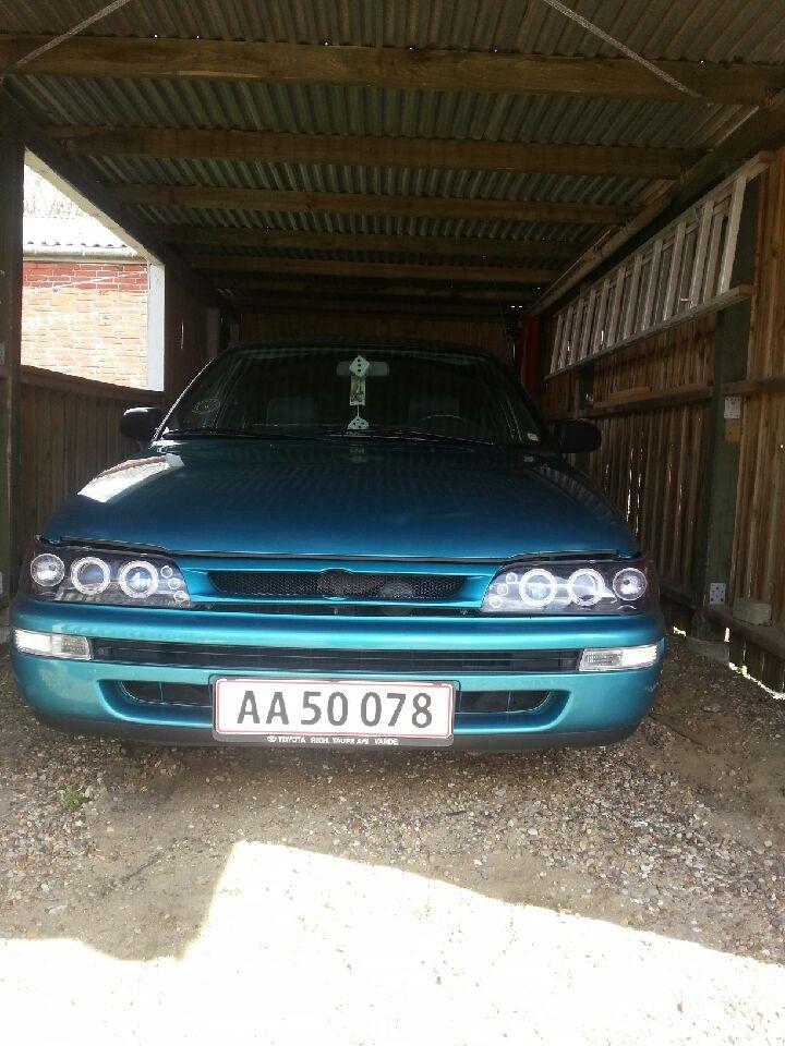   projekt  styling Corolla E10 sedan  - prøve montert med  mørke angle eys på¨corolla.  billede 64