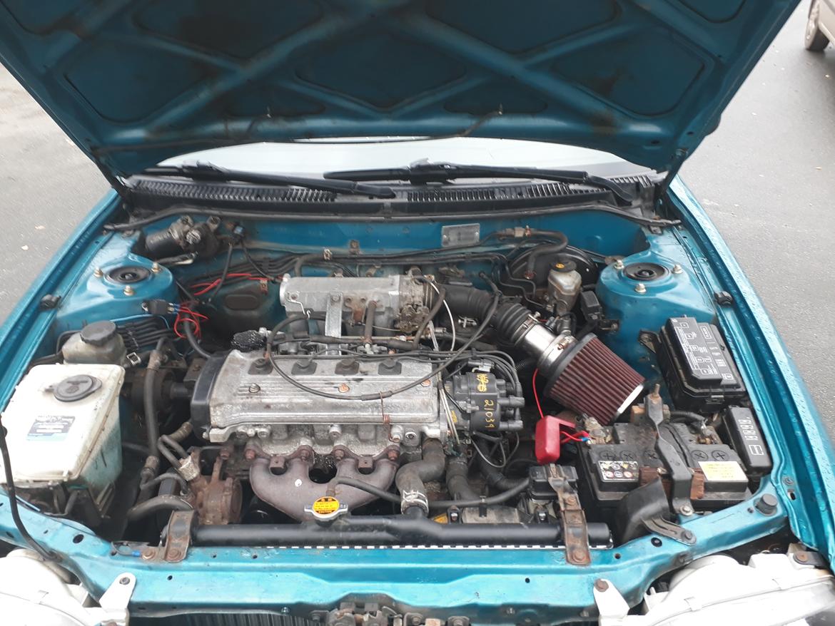   projekt  styling Corolla E10 sedan  - den ny motor der er kommet i bilen.  kunne har gået 141xxx km billede 122