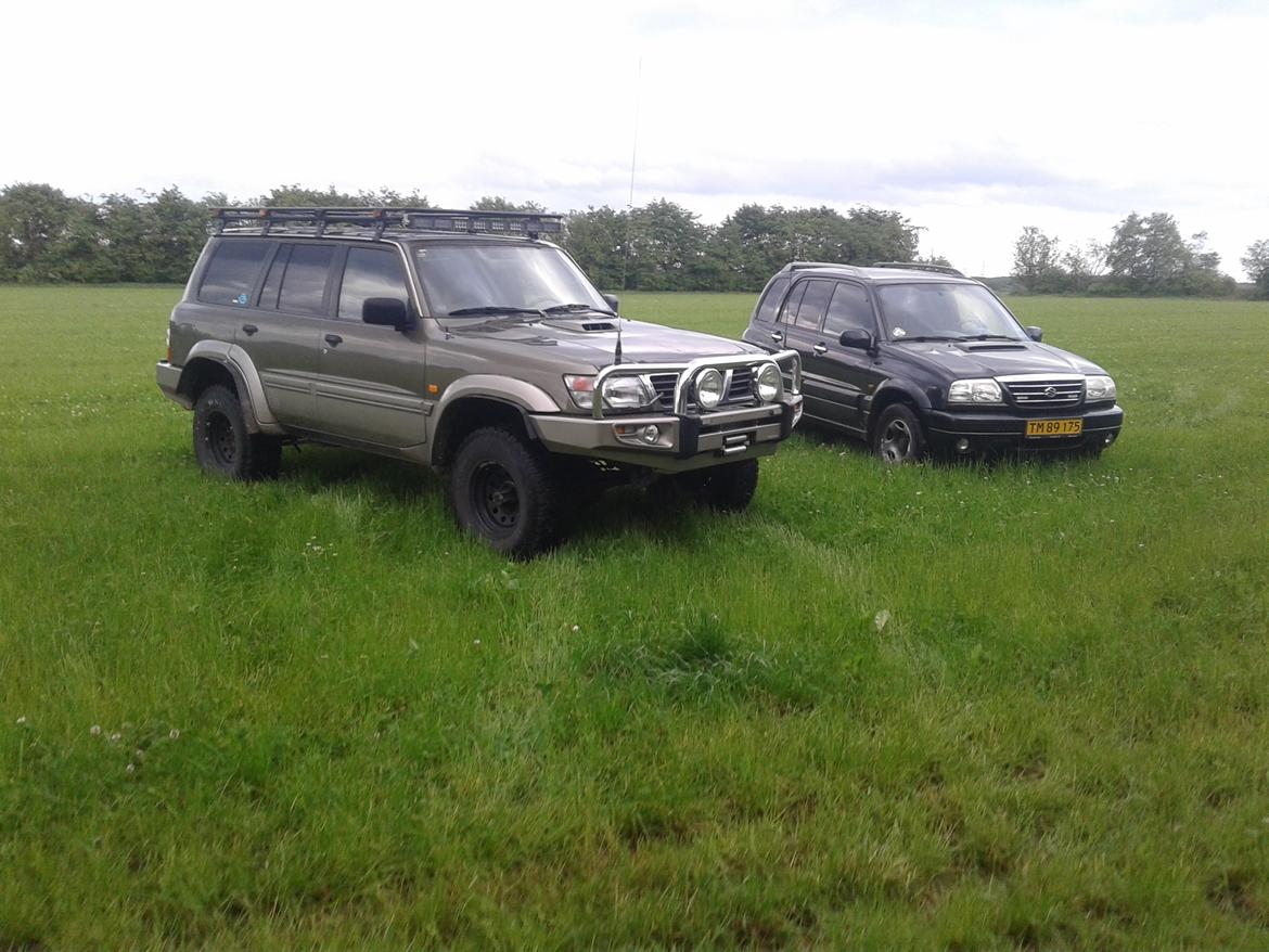 Nissan patrol y61 Renovering - bilen før den rullede rundt. billede 3