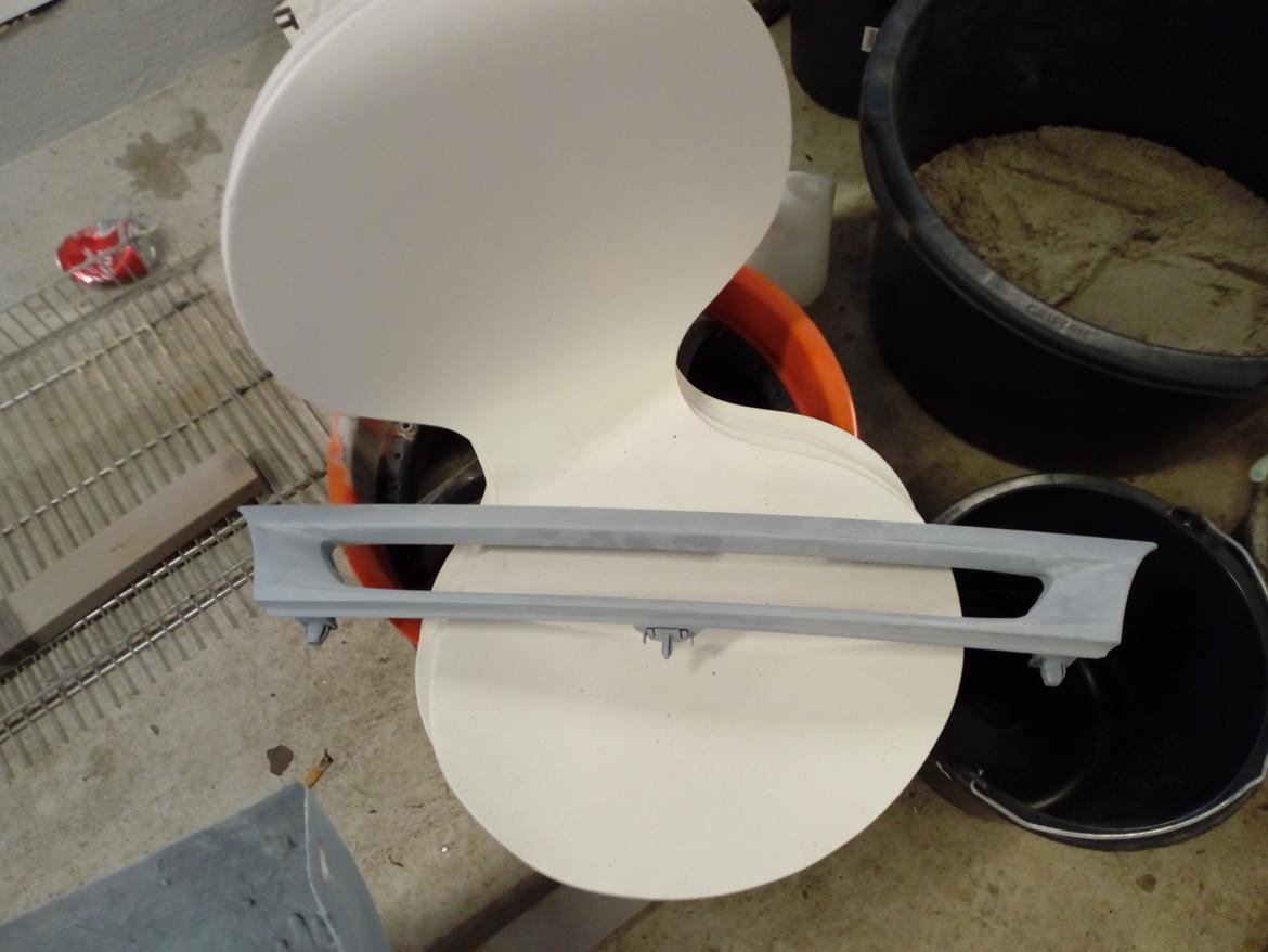   projekt  styling Corolla E10 sedan  - så har min  frontgrille fået grunder og slibe billede 145