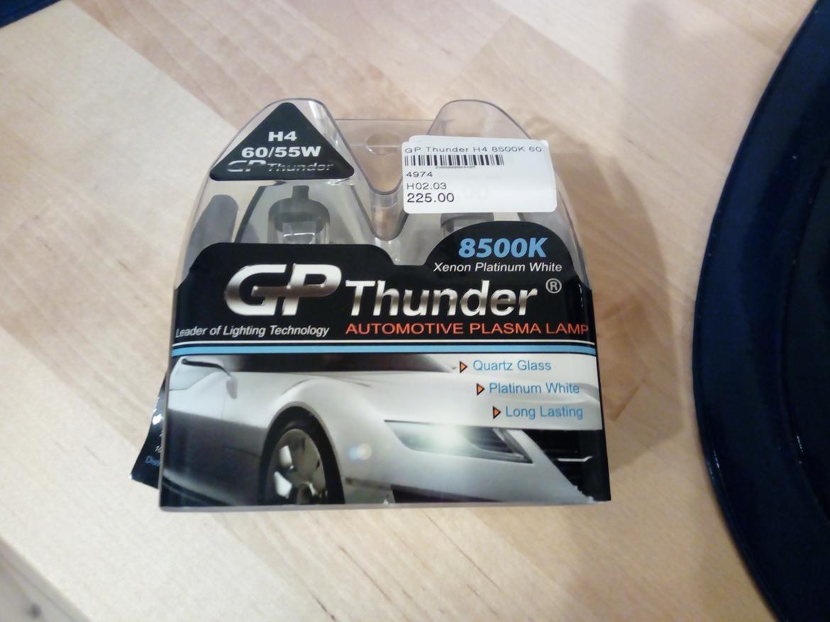   projekt  styling Corolla E10 sedan  - 30/1 i dag har jeg fået købet de her pære  som har  blåskær i sig de hedder GP thunder 8500K H4 60/55w   billede 167
