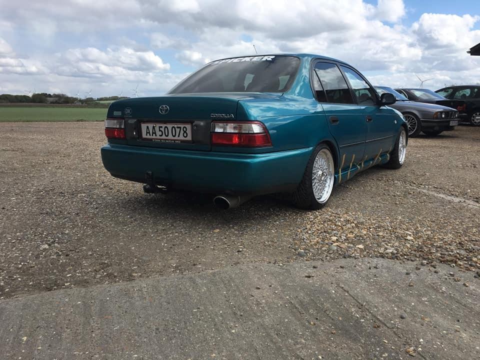   projekt  styling Corolla E10 sedan  - 4/5 2019  så har man fået sideskørter på Corolla det ser bare mega godt ud ???????? så nu kan man sætte en fluben mere nu mangler jeg kun få underlæbe på ?????? mange tak for hjælpen mine venner så skal jeg nok engang have fundet noget til bagkofanger ?????? billede 108