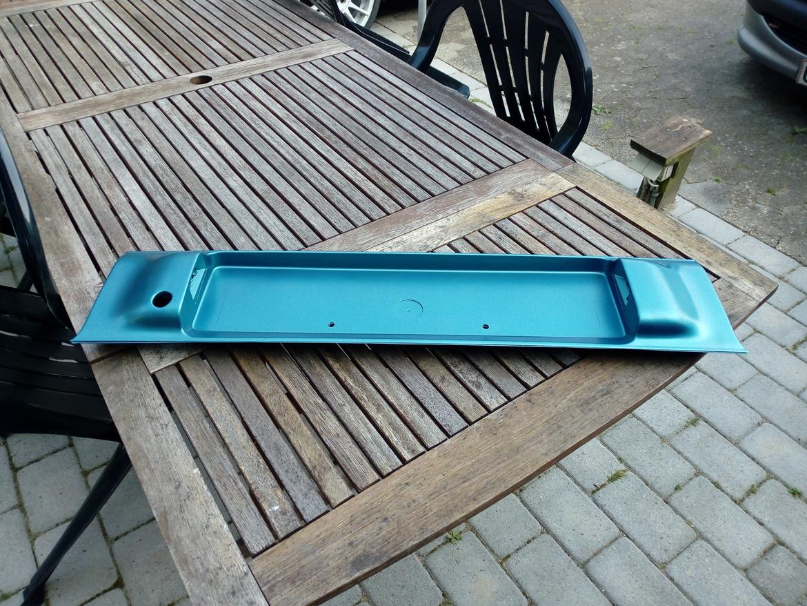   projekt  styling Corolla E10 sedan  - 30/8 2019 så fik man lige malet nummerpladerammen på billen hvor den fik basis farve billede 182