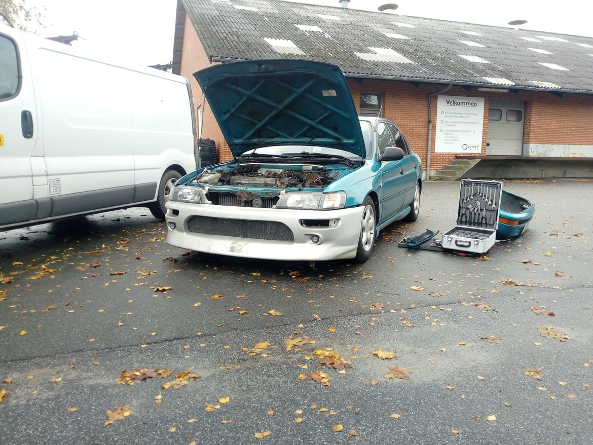   projekt  styling Corolla E10 sedan  - 20/10 2019 GSI-forkofanger med indspartlet booster underlæbe billede 193