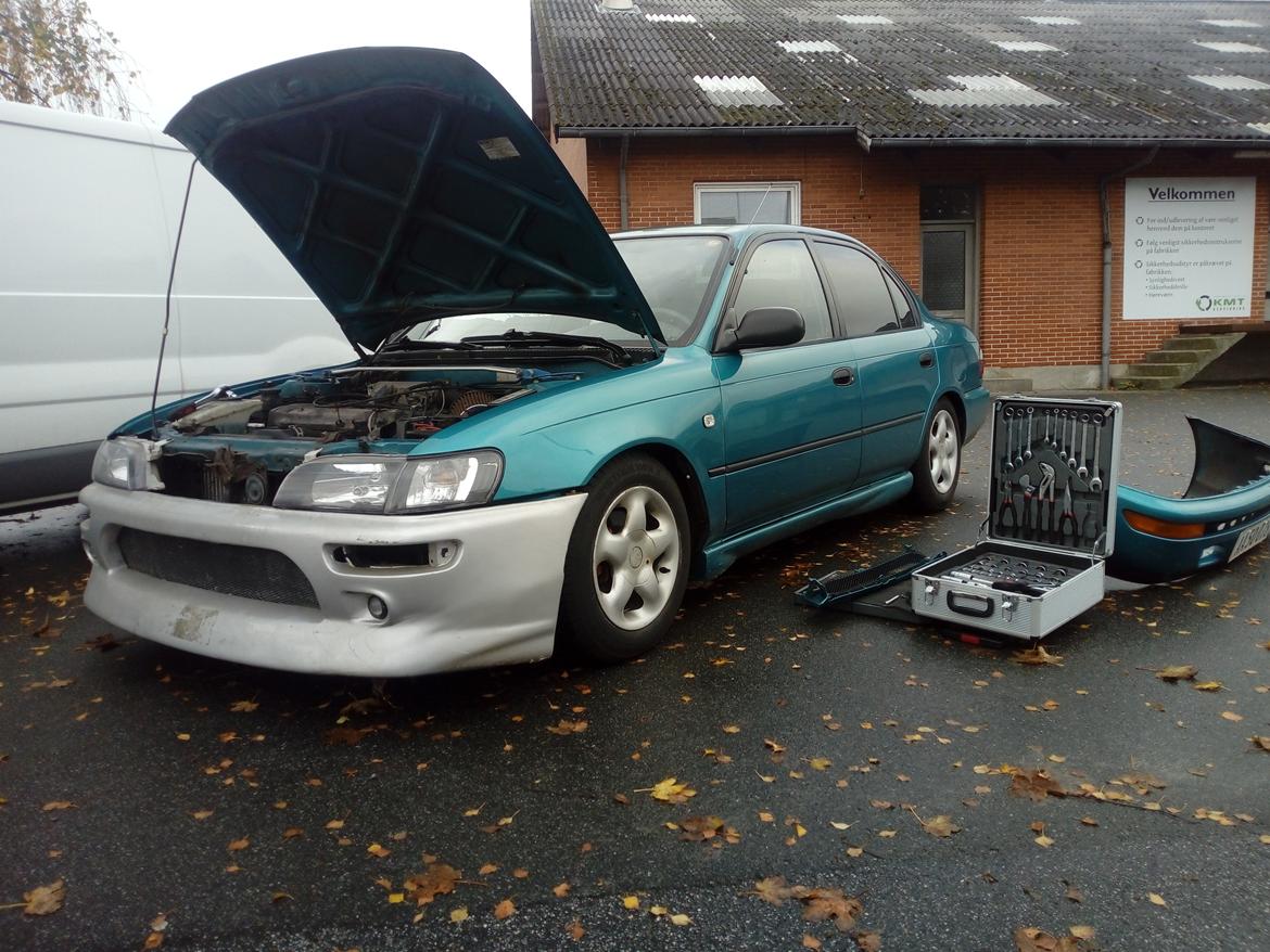   projekt  styling Corolla E10 sedan  - 20/10 2019 GSI-forkofanger med indspartlet booster underlæbe billede 195