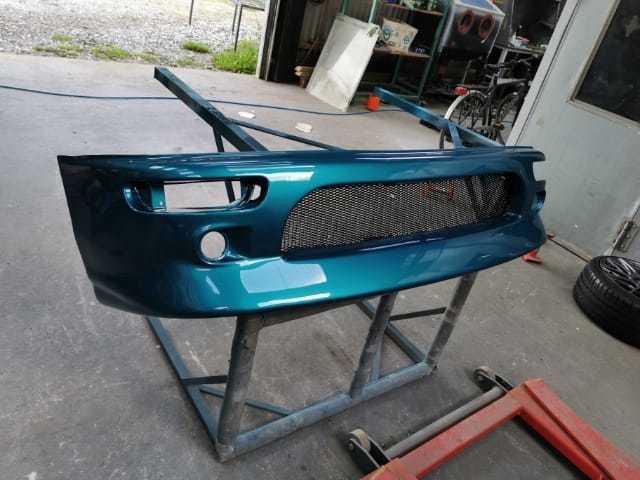   projekt  styling Corolla E10 sedan  - ny malet GSI kofanger med boosterunderlæbe sparlet ind i og nyt gitter til  billede 221
