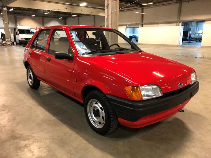 {{currentPhoto.altText}} billede {{currentPhoto.number}}