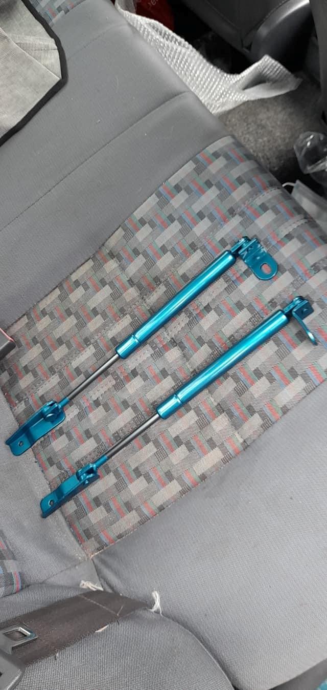   projekt  styling Corolla E10 sedan  - 13/5 2021 gasstøddæmper malet i samen farve som bilen   billede 281