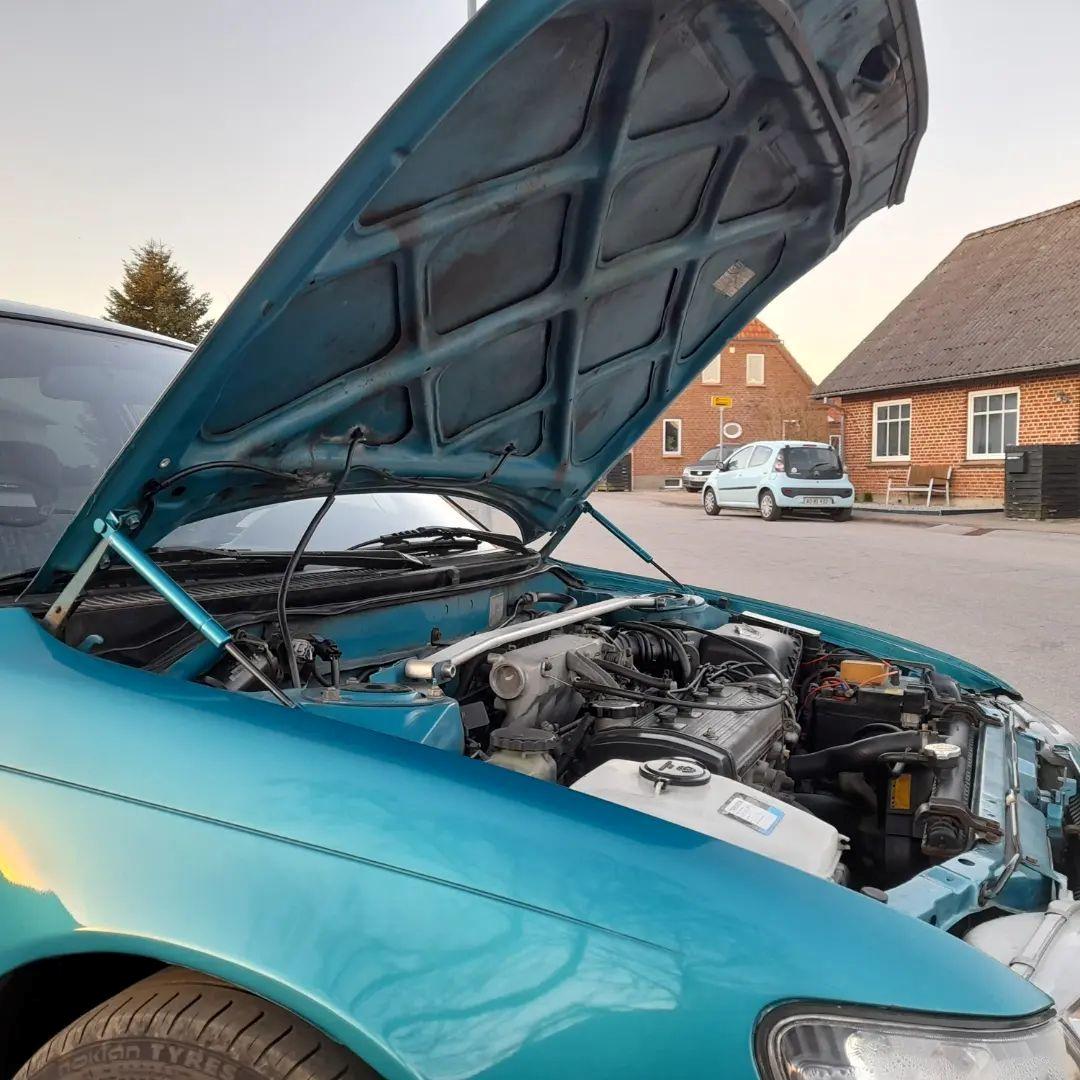   projekt  styling Corolla E10 sedan  - 26/3 2022 Så fik man monterer Gasstøddæmp til motorrum i dag billede 282