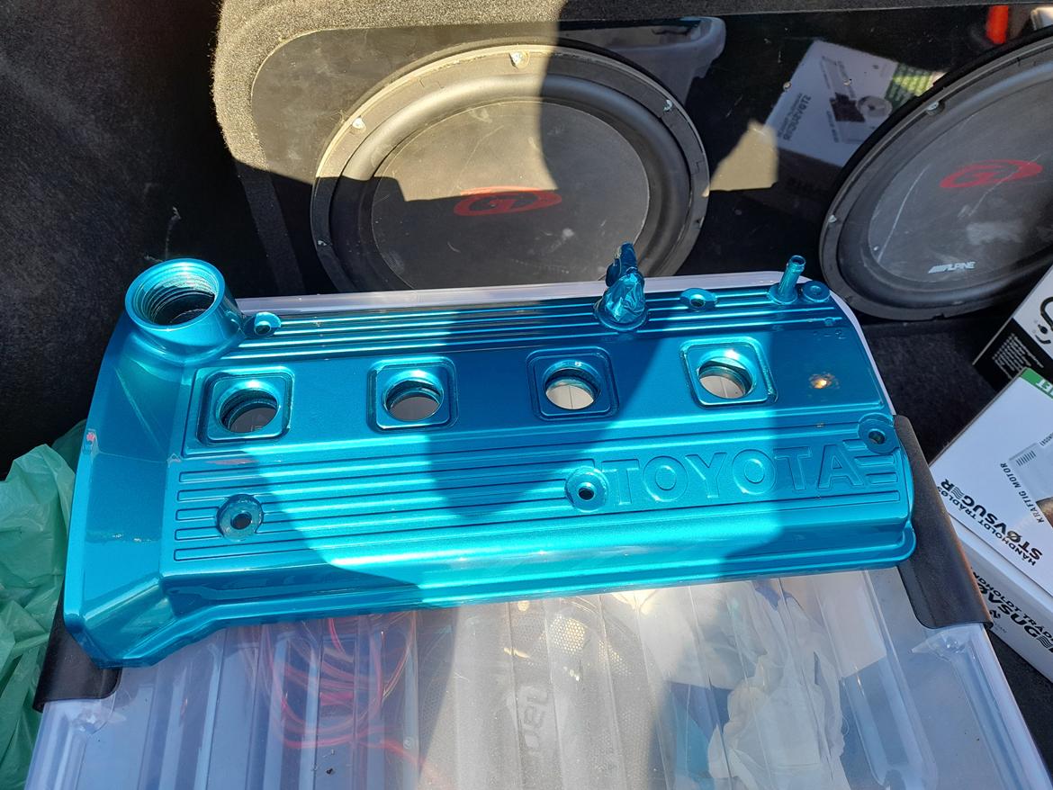   projekt  styling Corolla E10 sedan  - ventildels malet i sammen farve som bilen billede 379