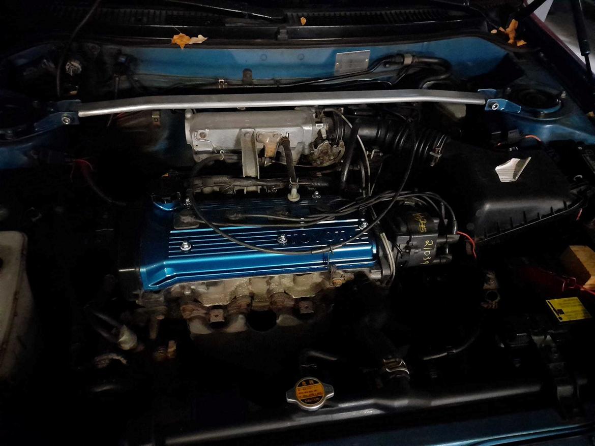   projekt  styling Corolla E10 sedan  - 6/3 2023 så fik jeg monteret ventildæksels på Corolla nu :) billede 381