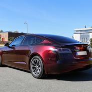 Tesla Model S - Madeira Red folie