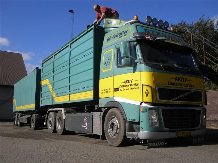 Lastbil billeder - Aktiv Containerservice. Volvo FH16 660, årg. 2007, med ALT i udstyr.... Så kan Scania godt pak sammen, og tag hjem, for den kan ikke følge med.... hehe.... billede 37