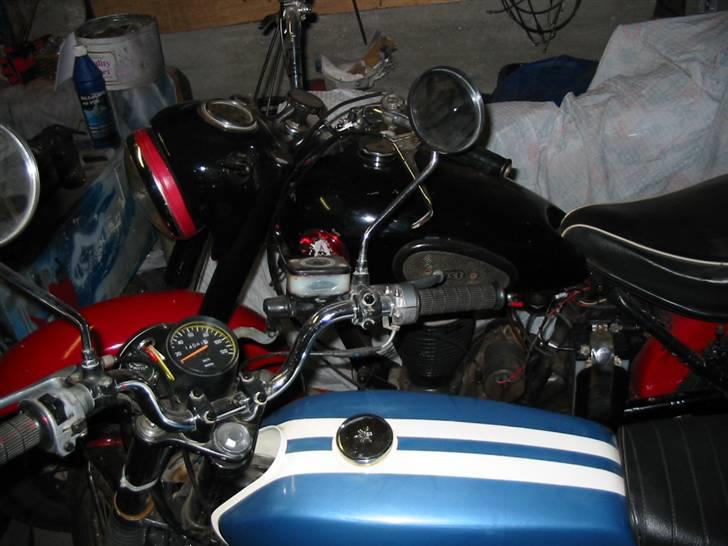 Min anden hobby motorcykler og knallereter:). - Yamaha fs1 dx og en Bsa 500cc 1955  sideventil, min morfars gamle:)). billede 6